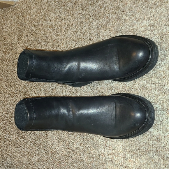 Franco Sarto Shoes - Franco Sarto Brood Leather Bootie in Black